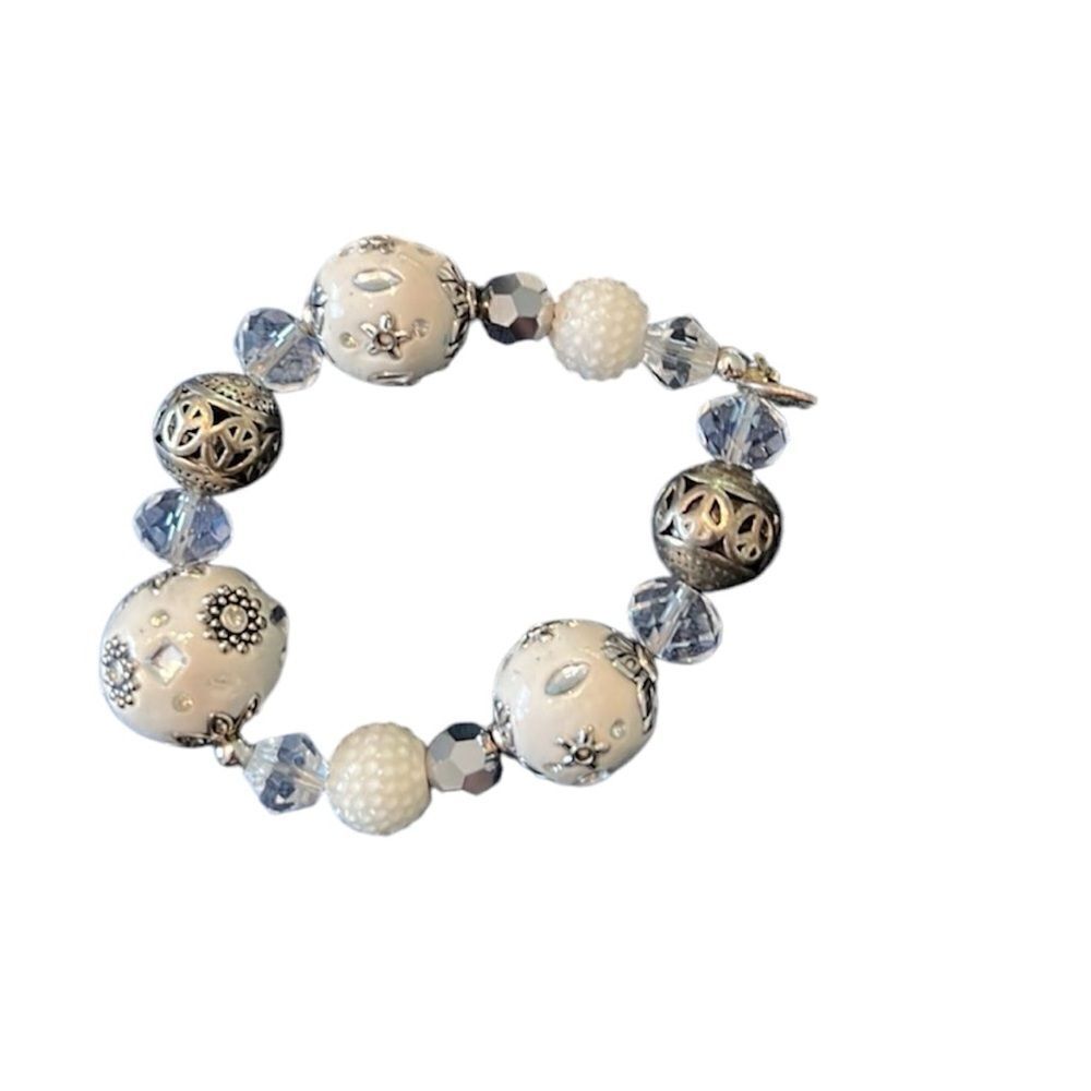 NWT Angelas Designs handmade White silver clear beaded stretch bracelet